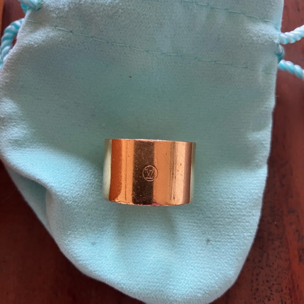 Louis Vuitton Bague  Essential V Gold Tone Ring SIZE 7 - Picture 3 of 4